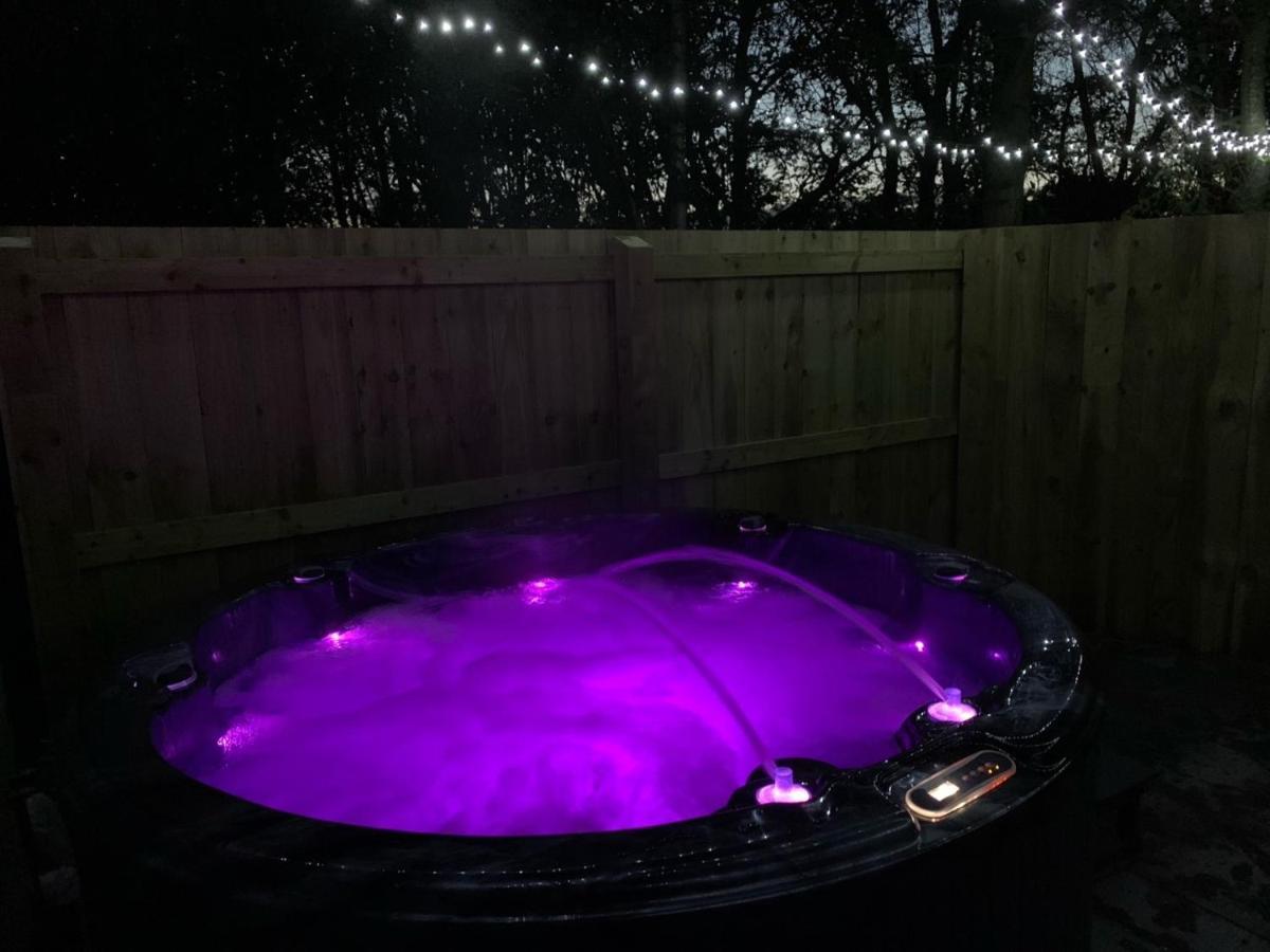 Lola Lodge - Luxury Hot Tub Retreat Newton on the Moor Ngoại thất bức ảnh