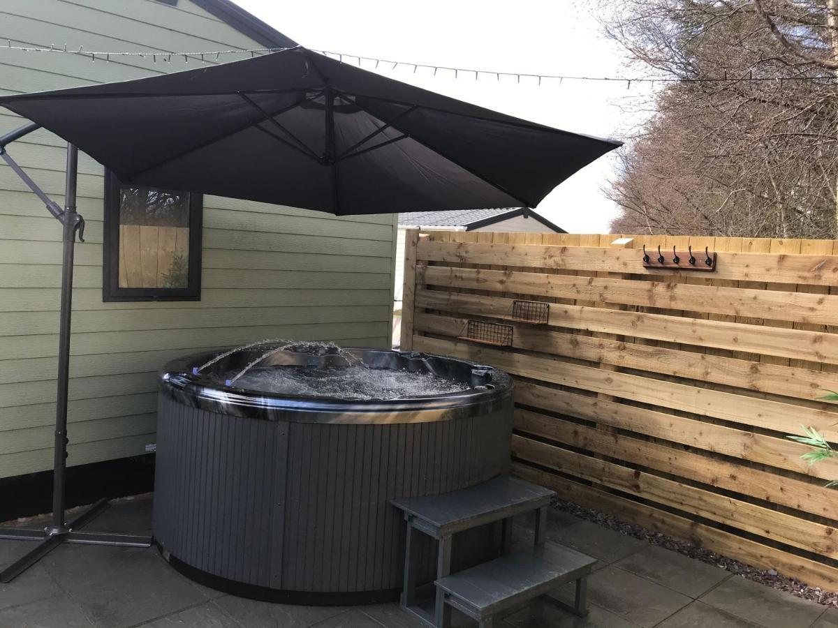 Lola Lodge - Luxury Hot Tub Retreat Newton on the Moor Ngoại thất bức ảnh